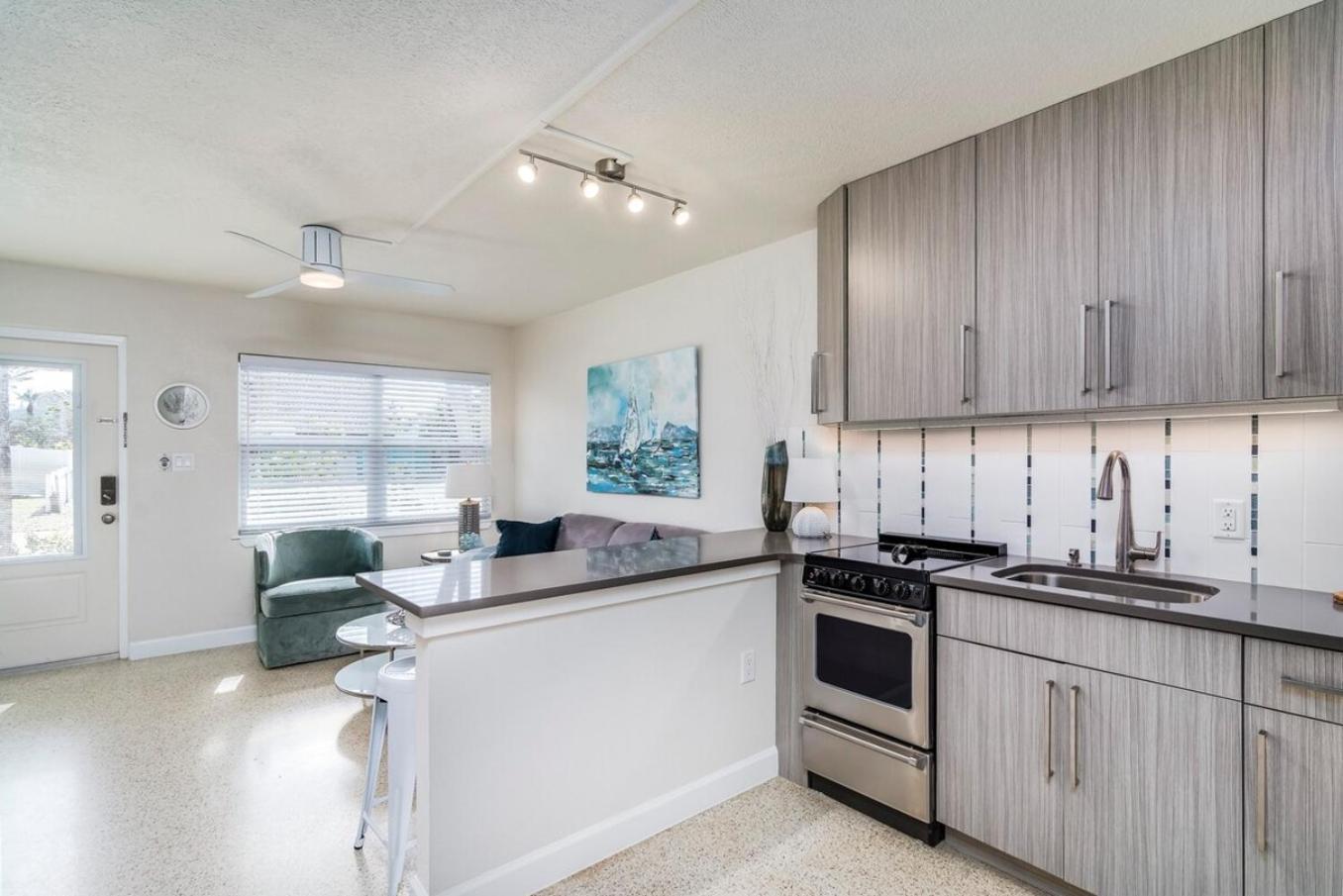Boutique Vacation Rental Complex At Beach Cocoa Beach Exterior photo