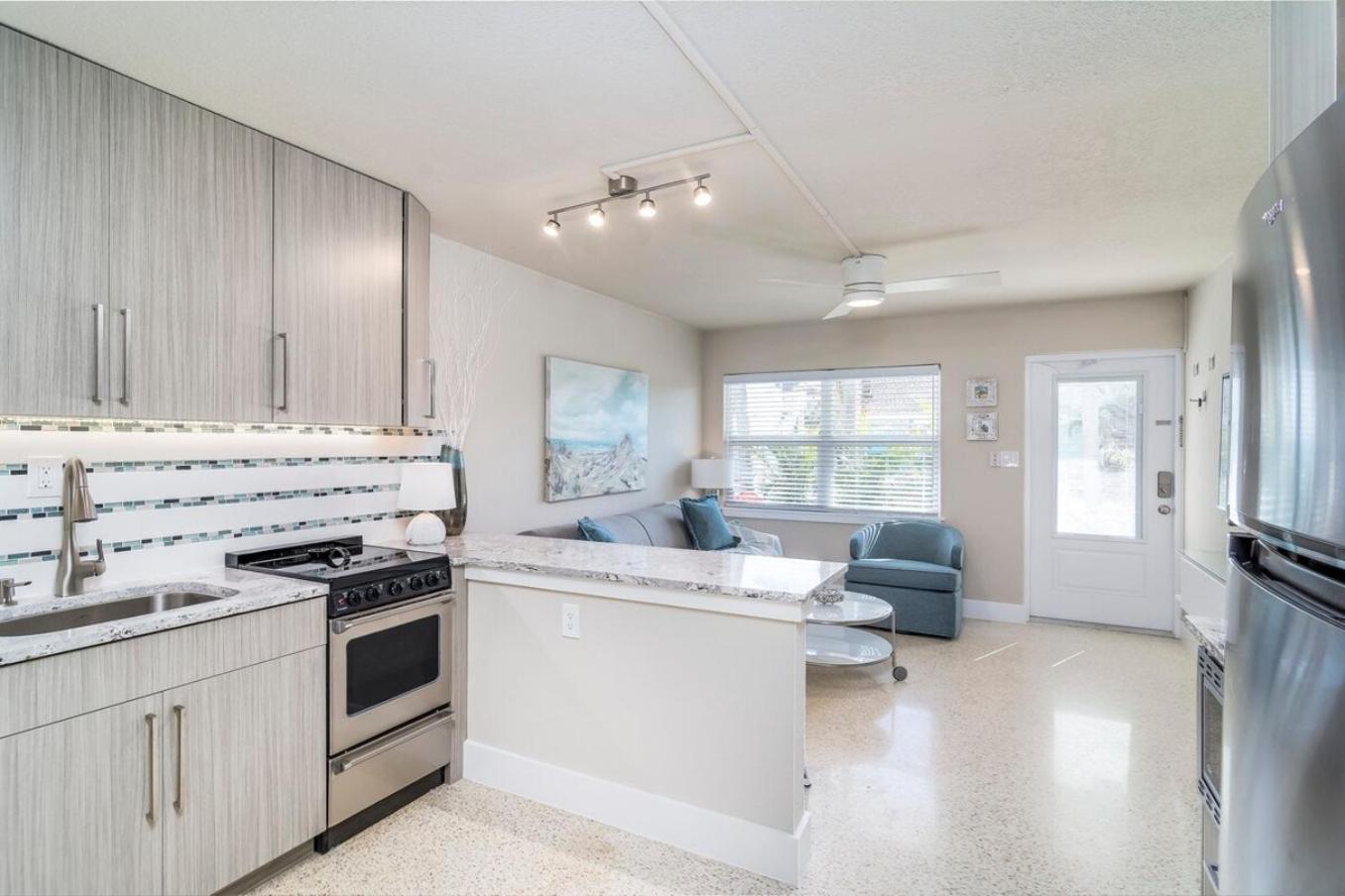 Boutique Vacation Rental Complex At Beach Cocoa Beach Exterior photo