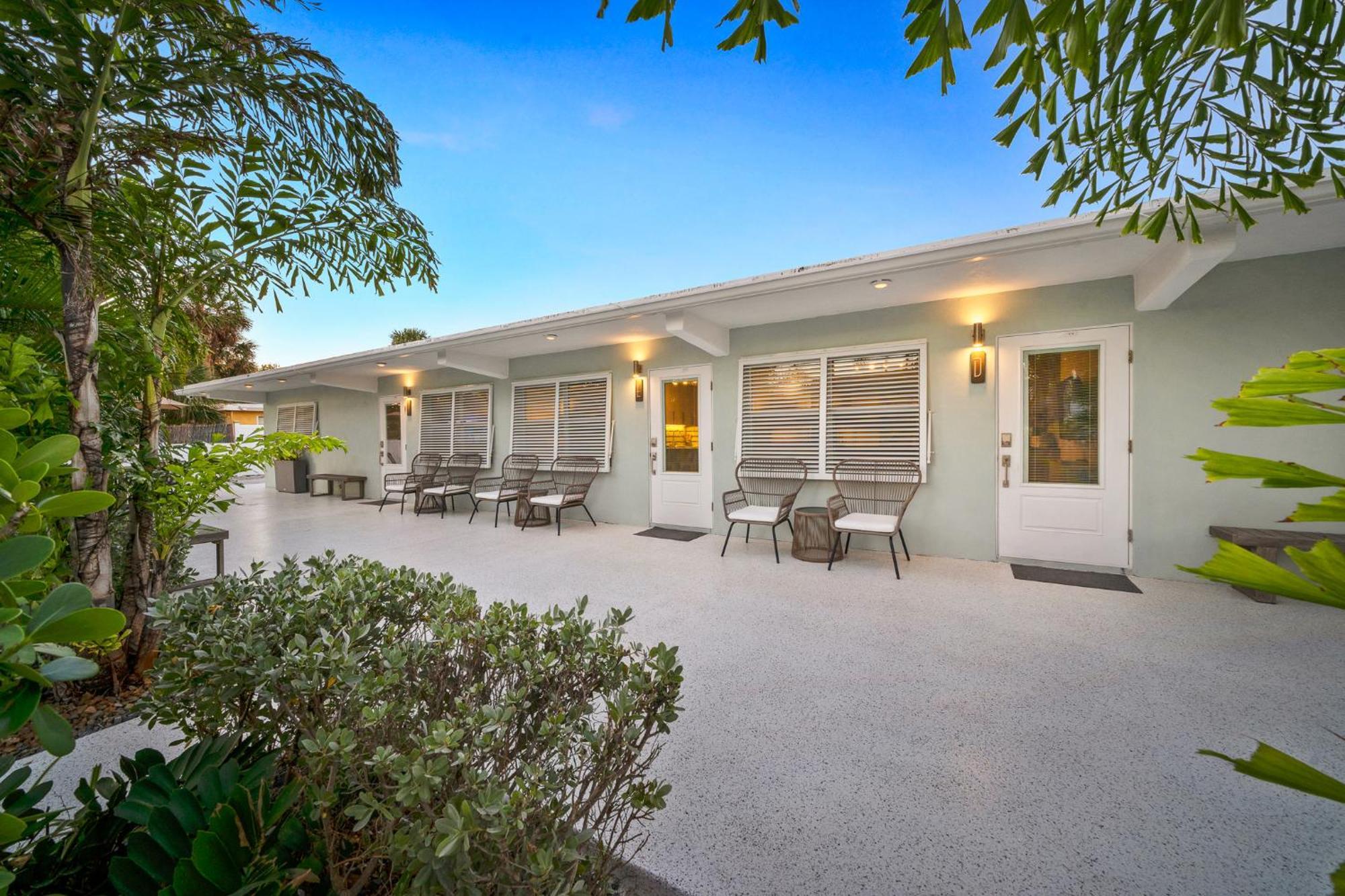Boutique Vacation Rental Complex At Beach Cocoa Beach Exterior photo