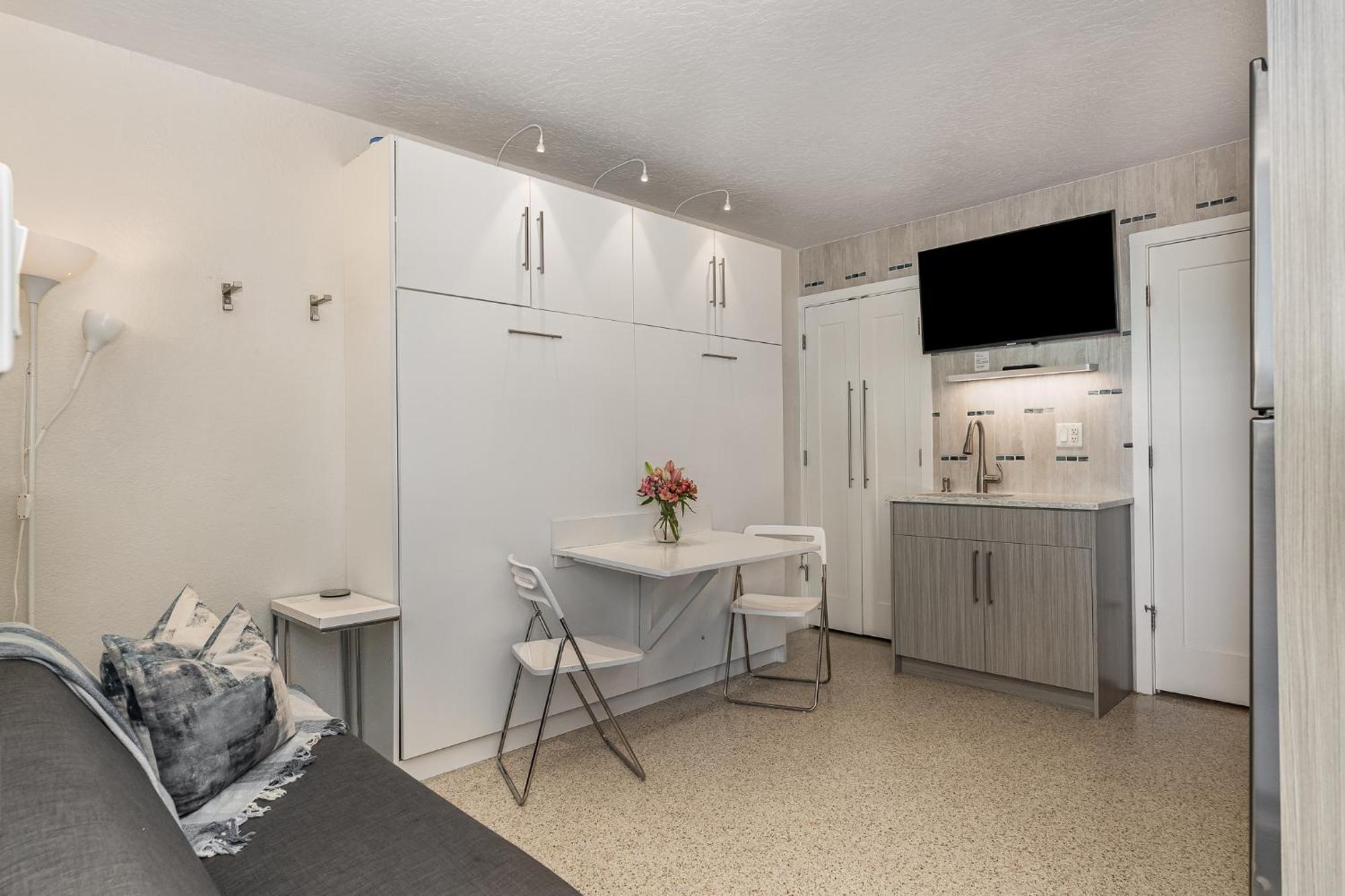 Boutique Vacation Rental Complex At Beach Cocoa Beach Exterior photo