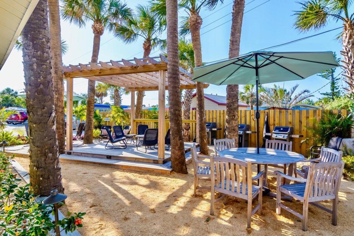Boutique Vacation Rental Complex At Beach Cocoa Beach Exterior photo
