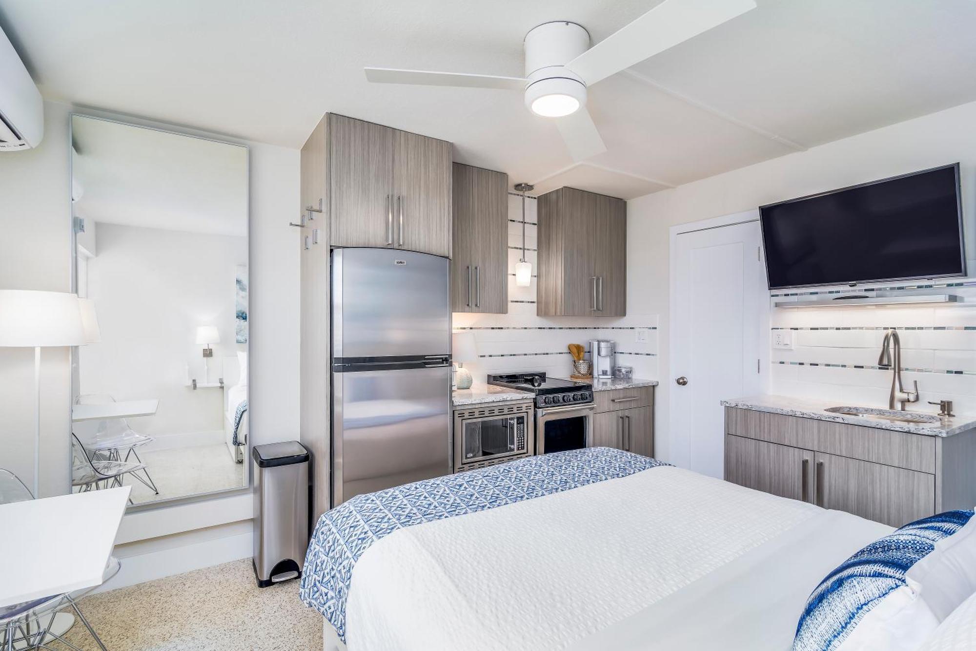Boutique Vacation Rental Complex At Beach Cocoa Beach Exterior photo
