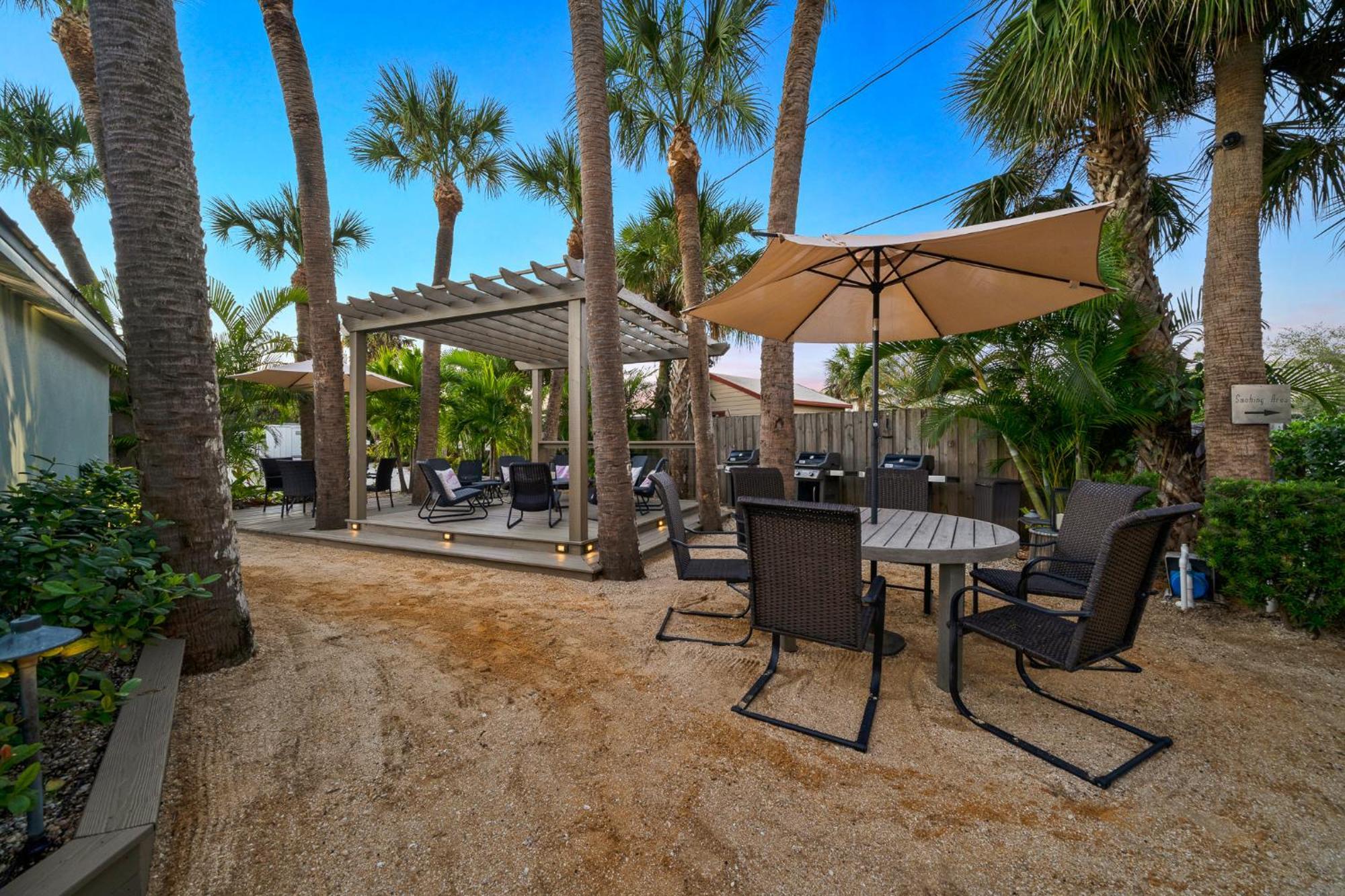 Boutique Vacation Rental Complex At Beach Cocoa Beach Exterior photo