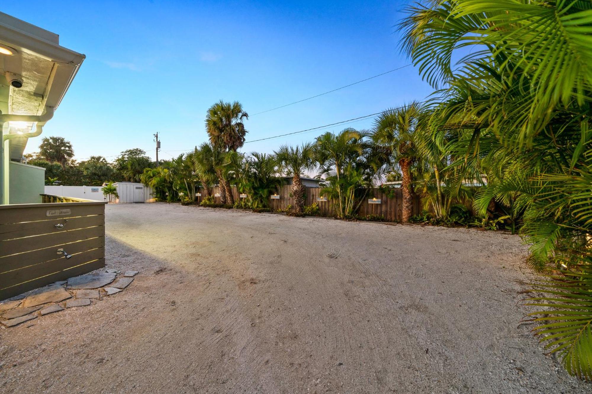 Boutique Vacation Rental Complex At Beach Cocoa Beach Exterior photo